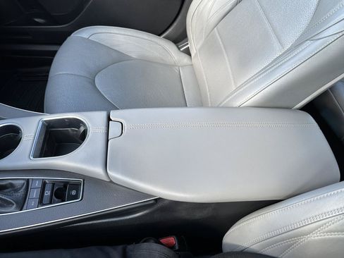 Used 2019 Toyota Avalon Limited w/ Advanced Safety Package FWD image 54