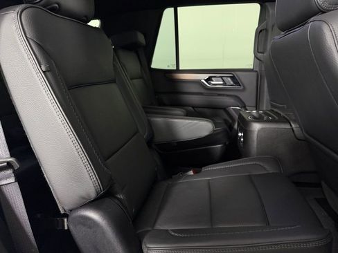 Used 2025 GMC Yukon Denali AWD/4WD image 32