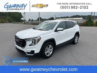 Used 2024 GMC Terrain SLE image 1