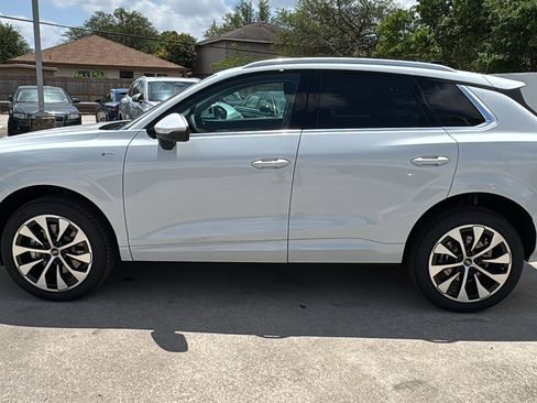 New 2026 Audi Q3 quattro 2.0T AWD/4WD image 4