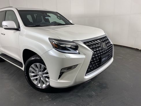 Certified 2023 Lexus GX 460 Premium w/ Premium Package image 2