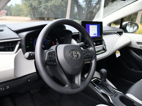 New 2026 Toyota Corolla LE image 4