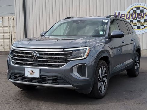 Used 2025 Volkswagen Atlas SE image 3