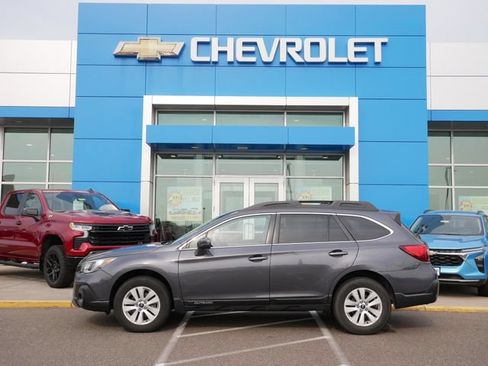 Used 2019 Subaru Outback 2.5i Premium AWD/4WD image 2