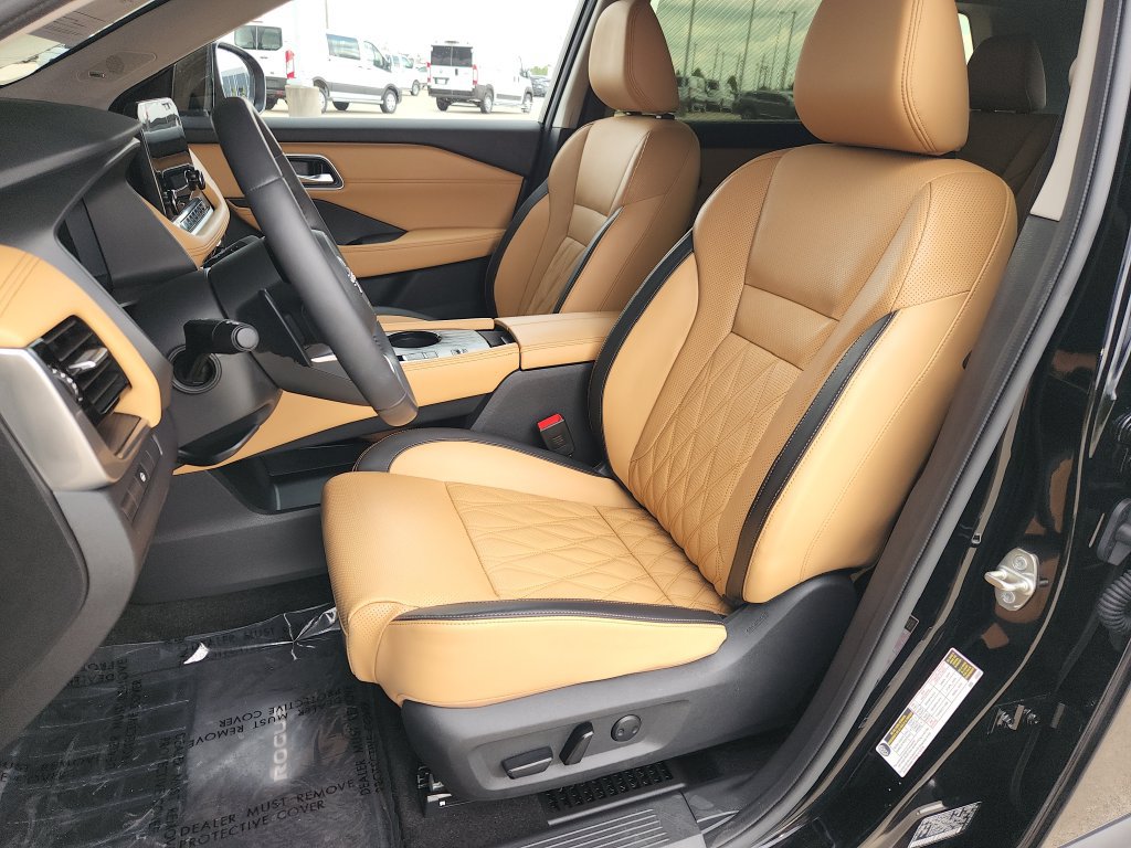 Used 2023 Nissan Rogue Platinum FWD image 13
