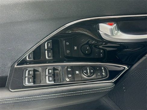Used 2022 Kia Niro EX w/ Cold Weather Package image 15