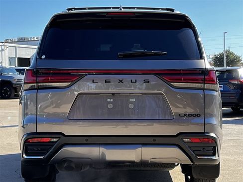 Used 2024 Lexus LX 600 4WD w/ Luxury Package image 5
