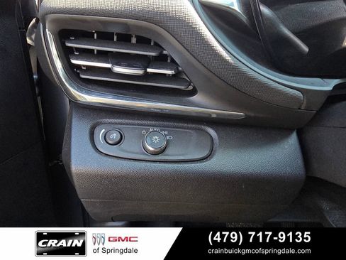 Used 2025 Buick Envista Preferred w/ Convenience I Package FWD image 13