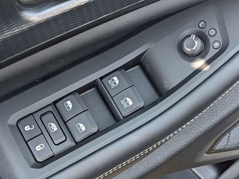 New 2025 Jeep Grand Cherokee L Altitude image 21