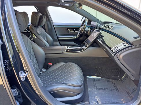 Used 2022 Mercedes-Benz S 580 4MATIC Sedan w/ AMG Line Package image 16