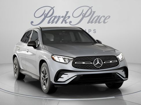 Certified 2025 Mercedes-Benz GLC 300 4MATIC w/ AMG Line image 32