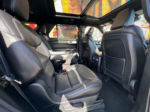 Used 2020 Ford Explorer ST w/ Premium Technology Package image 8