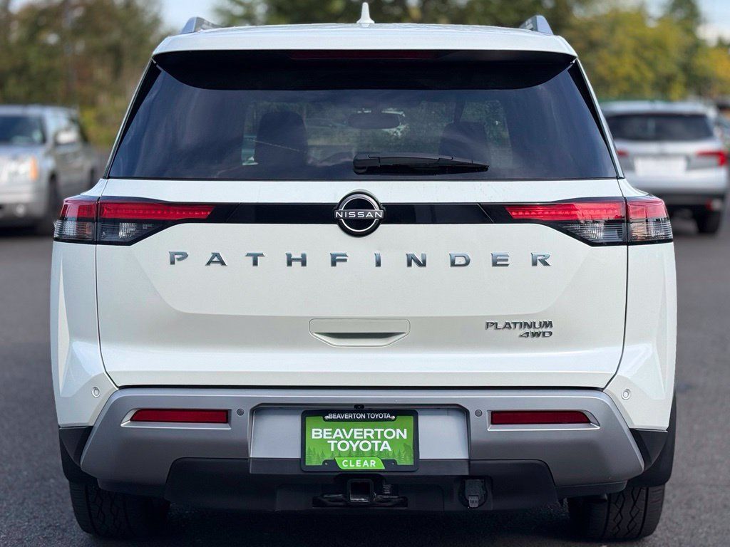 Used 2022 Nissan Pathfinder Platinum AWD/4WD image 4
