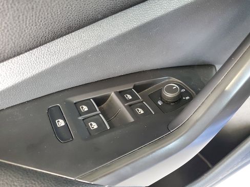 Used 2024 Volkswagen Jetta SE FWD image 15