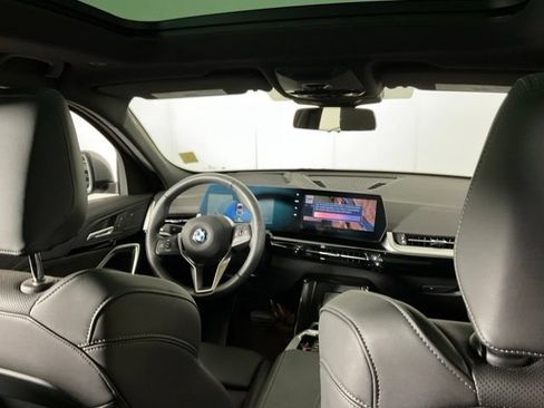 Used 2025 BMW X2 xDrive28i AWD/4WD image 16