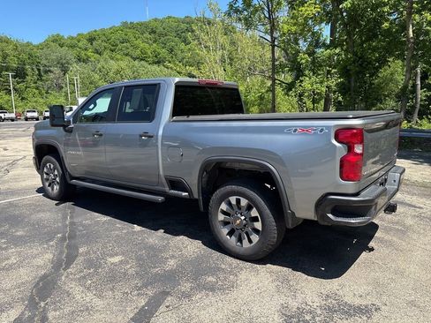Used 2024 Chevrolet Silverado 2500 Custom w/ Custom Convenience Package AWD/4WD image 2
