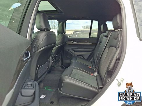 New 2026 Jeep Grand Cherokee Laredo image 5