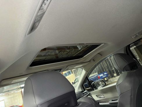 Certified 2023 Toyota Sienna XLE FWD image 25