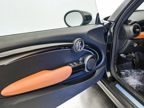 Certified 2023 MINI Cooper S w/ Signature Upholstery Package image 23