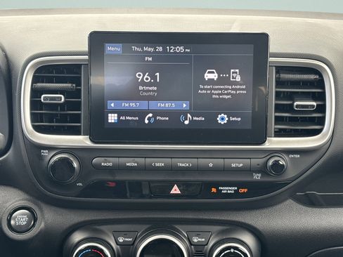 Used 2025 Hyundai Venue SEL FWD image 21