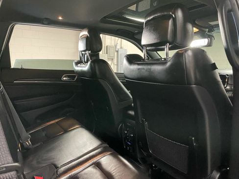 Used 2021 Jeep Grand Cherokee Limited AWD/4WD image 19