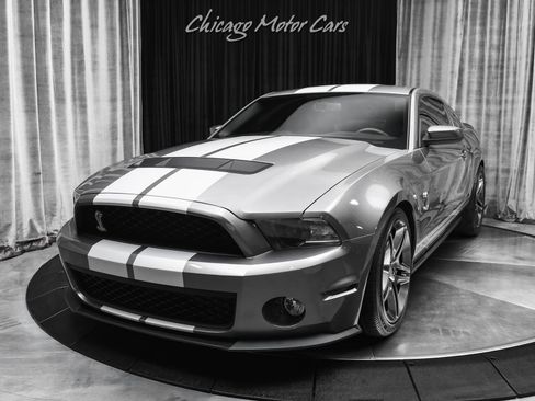Used 2010 Ford Mustang Shelby GT500 image 2