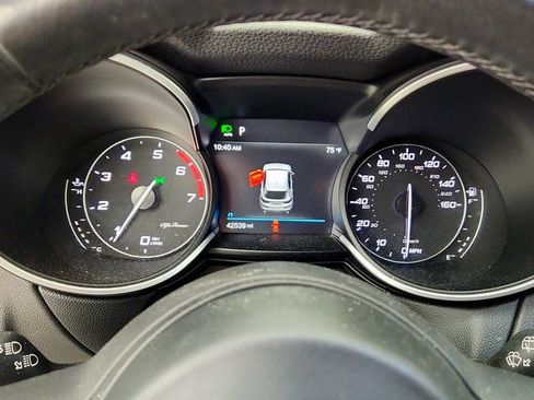 Used 2023 Alfa Romeo Stelvio Ti AWD/4WD image 15