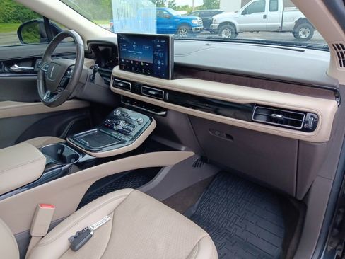 Used 2021 Lincoln Nautilus Reserve AWD/4WD image 35