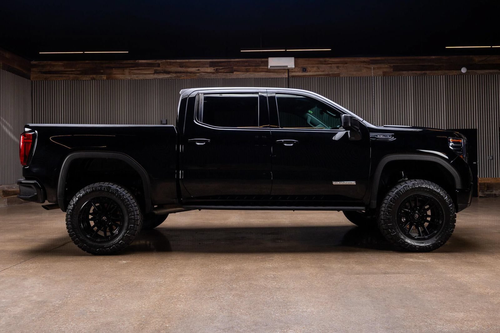 Used 2024 GMC Sierra 1500 Elevation RWD image 11