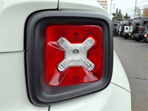 Certified 2023 Jeep Renegade Altitude w/ Convenience Group I image 13