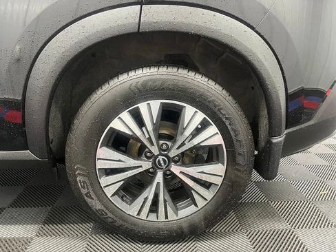Used 2023 Nissan Rogue SV AWD/4WD image 24
