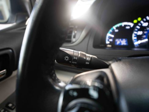 Used 2012 Toyota Camry XLE image 13