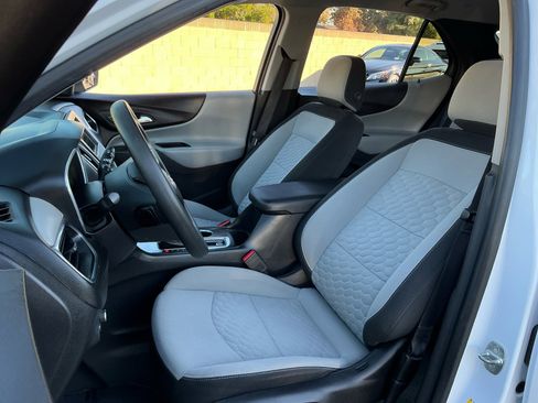 Used 2019 Chevrolet Equinox LS w/ LS Convenience Package image 18