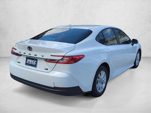 Used 2025 Toyota Camry LE FWD image 5