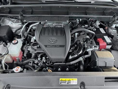 Used 2024 Toyota Highlander XLE image 22