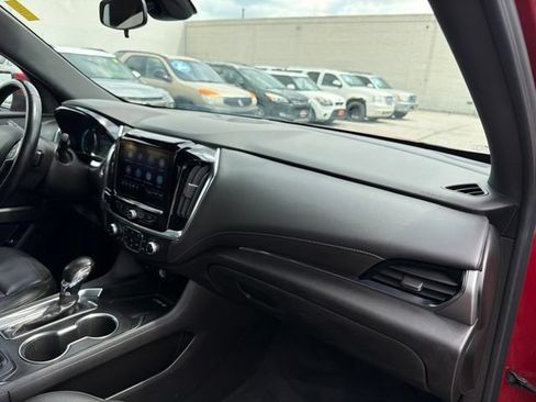 Used 2023 Chevrolet Traverse LT AWD/4WD image 28