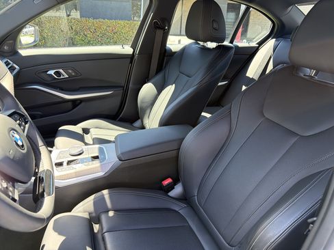 Used 2025 BMW 330i Sedan w/ Premium Package RWD image 27