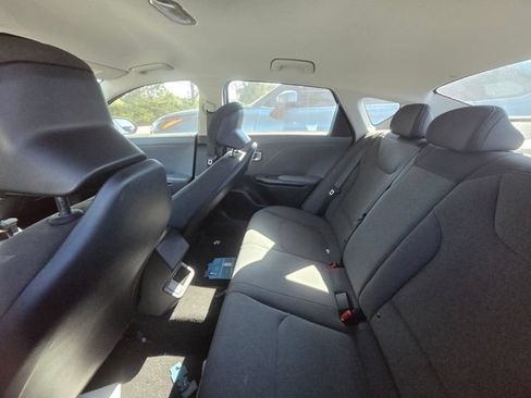 Used 2025 Kia K4 FWD image 9