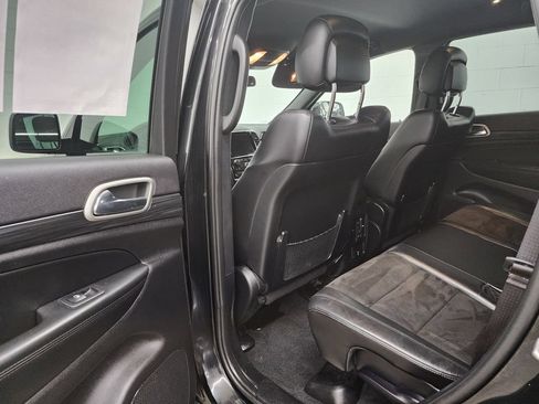 Used 2021 Jeep Grand Cherokee Laredo X AWD/4WD image 25