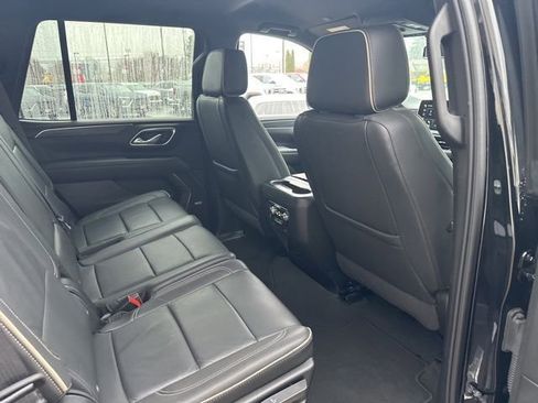 Used 2024 GMC Yukon SLT image 29