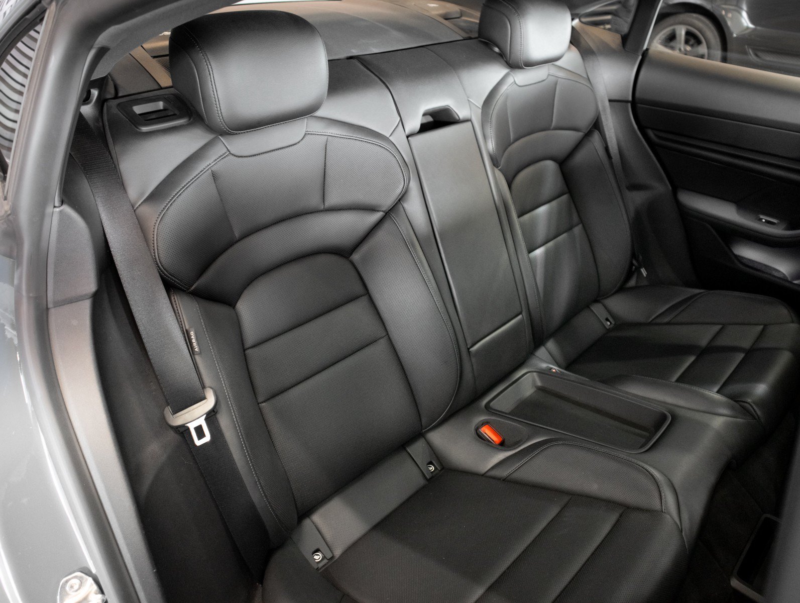 Certified 2024 Porsche Taycan w/ Premium Package RWD image 6