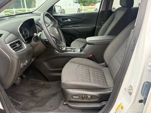 Used 2024 Chevrolet Equinox LT FWD image 13