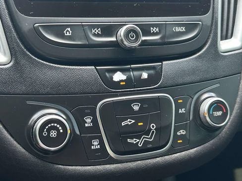 Used 2020 Chevrolet Malibu RS FWD image 21