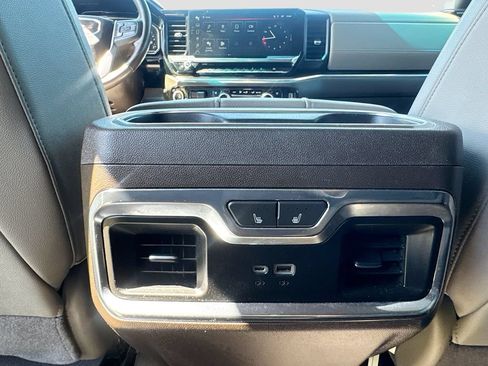 Used 2023 GMC Sierra 1500 SLT AWD/4WD image 23