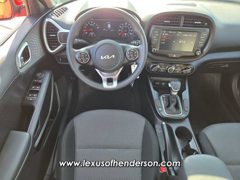 Used 2022 Kia Soul LX FWD image 12