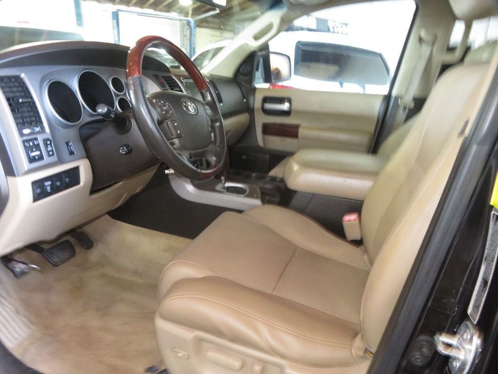 Used 2011 Toyota Sequoia Platinum AWD/4WD image 18