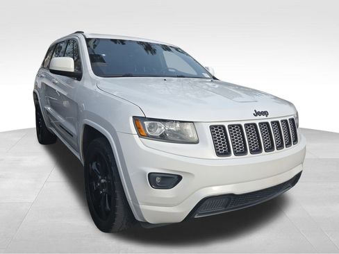 Used 2015 Jeep Grand Cherokee Altitude image 1
