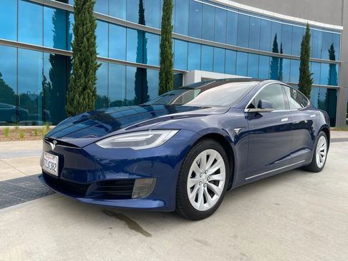 Used 2018 Tesla Model S 75D image 3