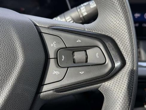 Used 2025 Chevrolet Trax LT image 21