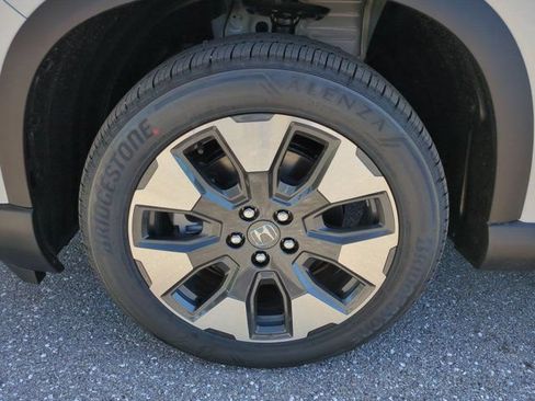 New 2026 Honda Pilot Touring image 10